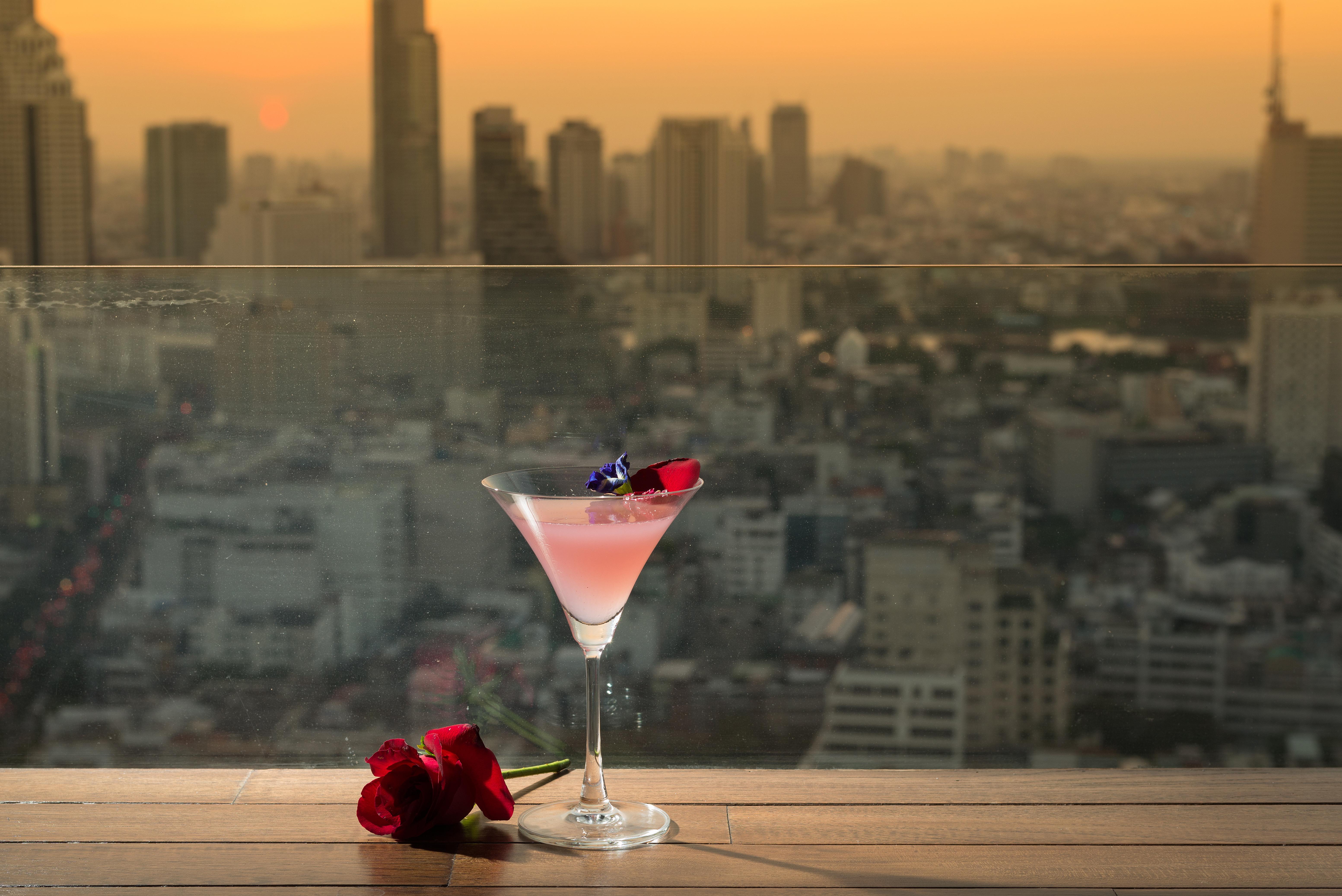 Pullman Bangkok Hotel G Exterior foto A cosmopolitan cocktail