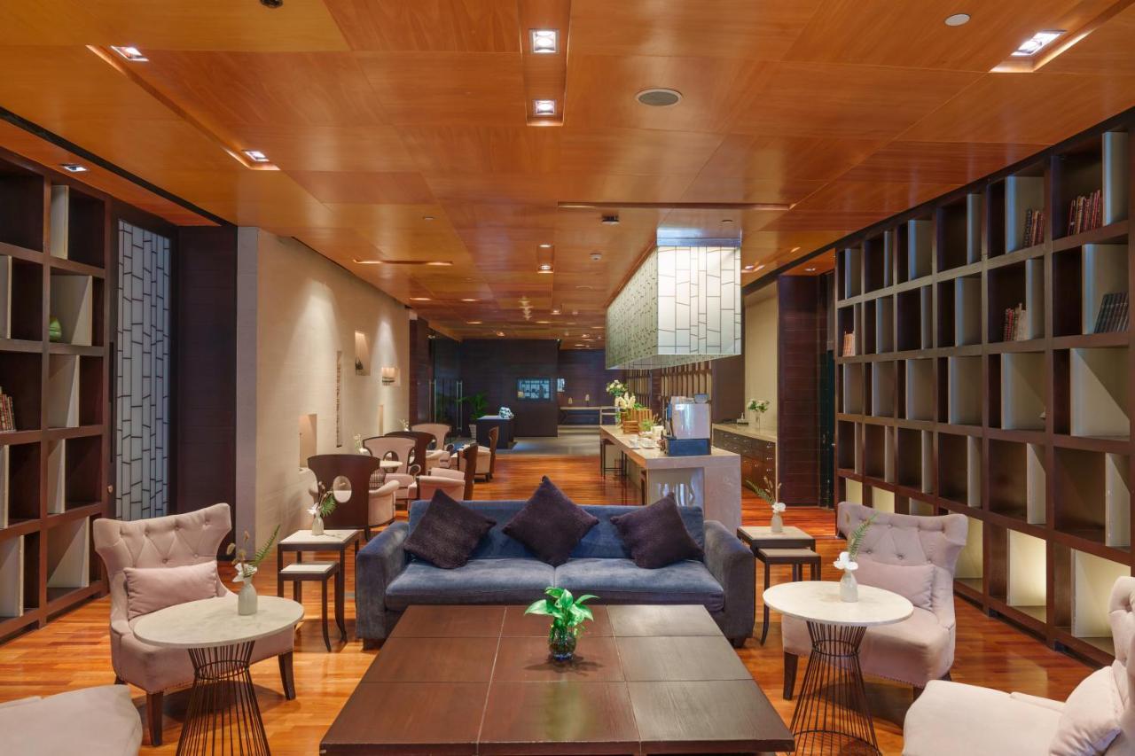 Pullman Bangkok Hotel G Exterior foto The lounge at the airport