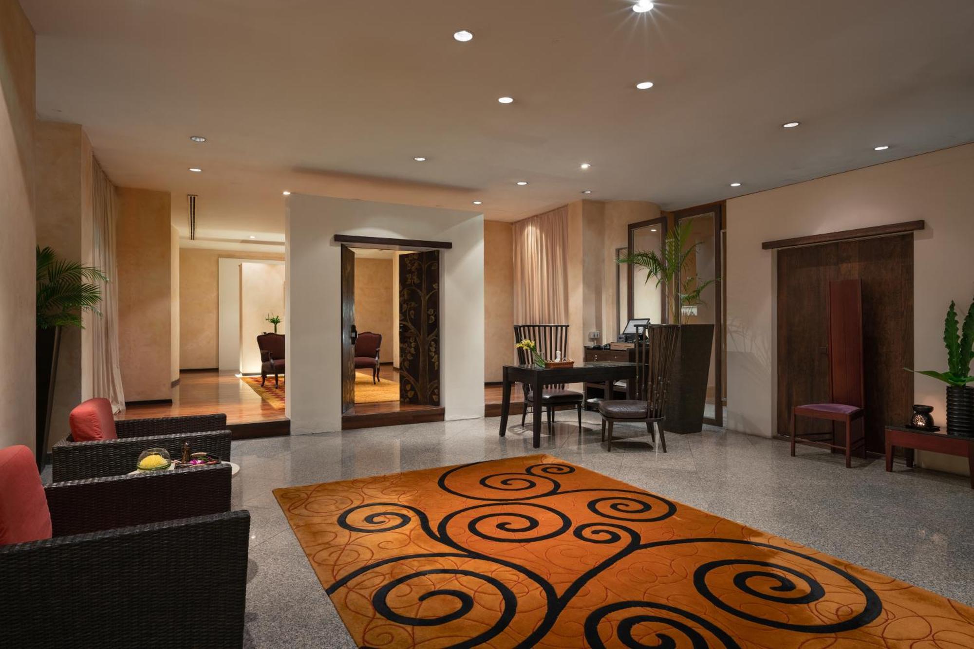 Pullman Bangkok Hotel G Exterior foto A suite at the Mandarin Oriental, Kuala Lumpur