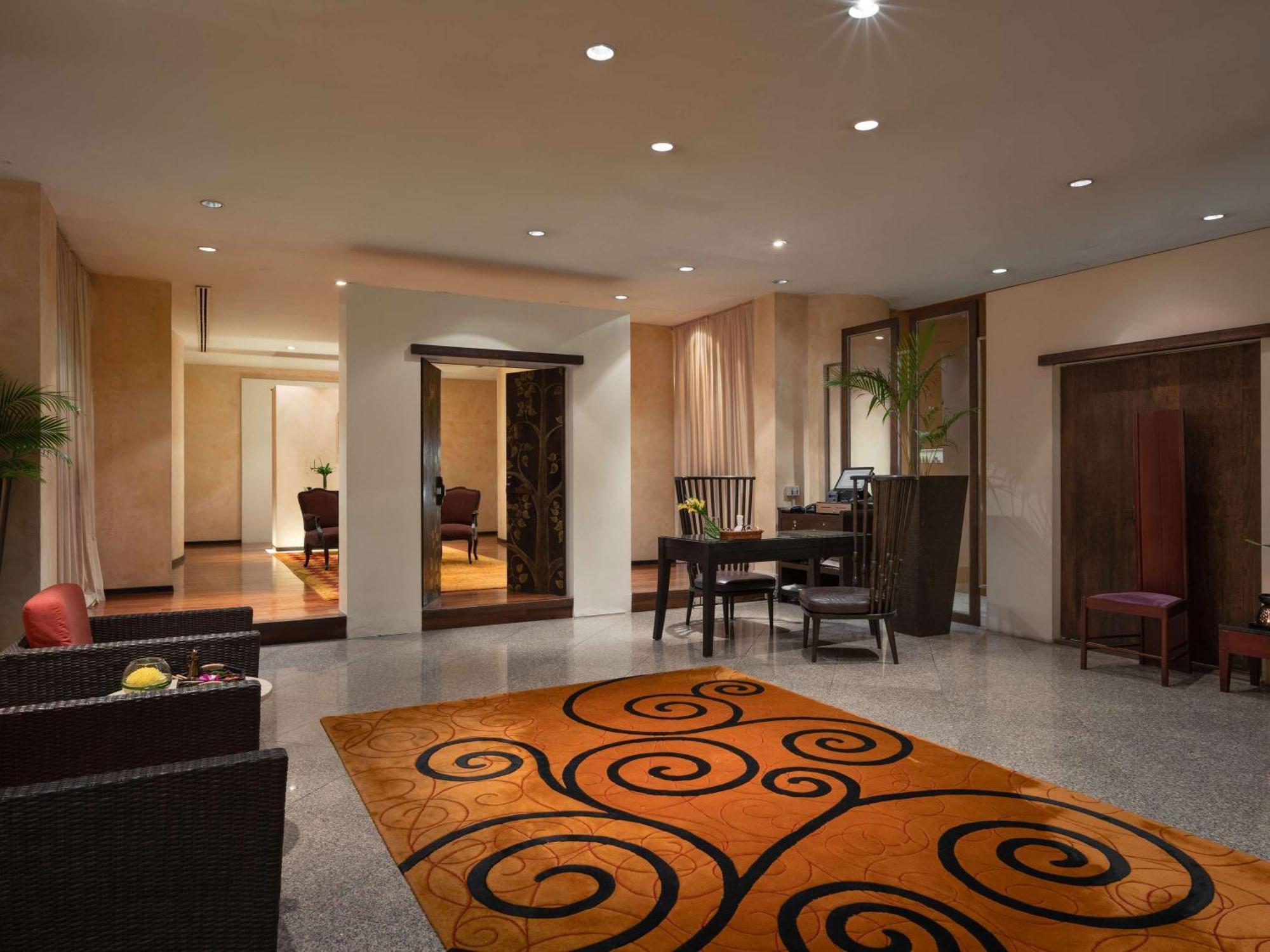 Pullman Bangkok Hotel G Exterior foto A suite at the Mandarin Oriental, Kuala Lumpur