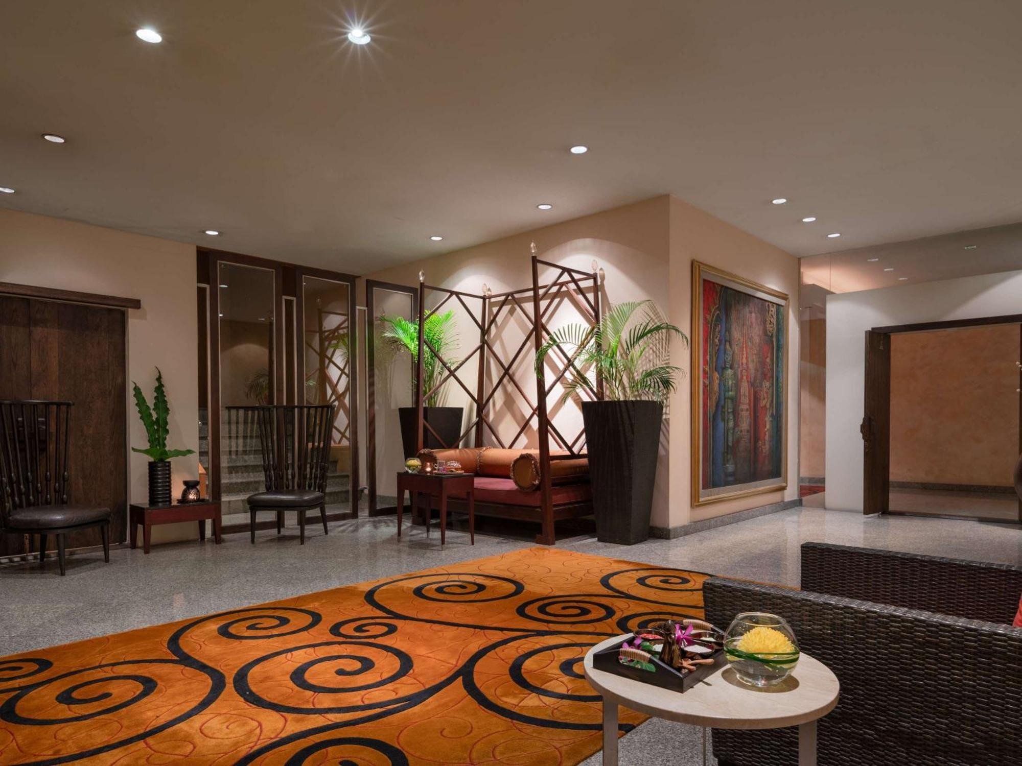 Pullman Bangkok Hotel G Exterior foto The lobby of the hotel